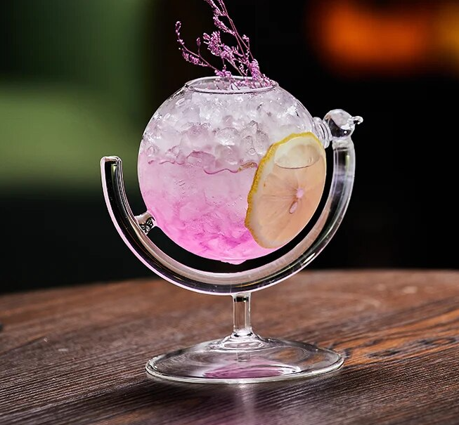 2 Pcs Creative Funky Unique Designed Bird Woman Heart Globe Light bulb Valentine Cocktail Martini Wine Champagne Liquor Stemware Glasses