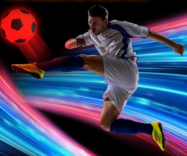 Glow in The Dark Light Up LED Basketball Football Soccer for Teens Boys Girls Kids Athletes Toy for Night Ball Games