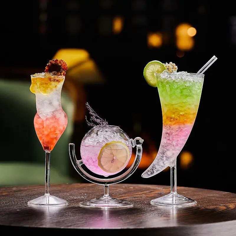 2 Pcs Creative Funky Unique Designed Bird Woman Heart Globe Light bulb Valentine Cocktail Martini Wine Champagne Liquor Stemware Glasses