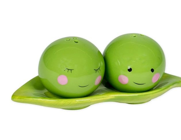 Funny Salt and Pepper Shakers Sets Novelty Two Glass Metal Ceramic Shakers, for Spices and Seasonings, For Kitchen, Dining Table Decor