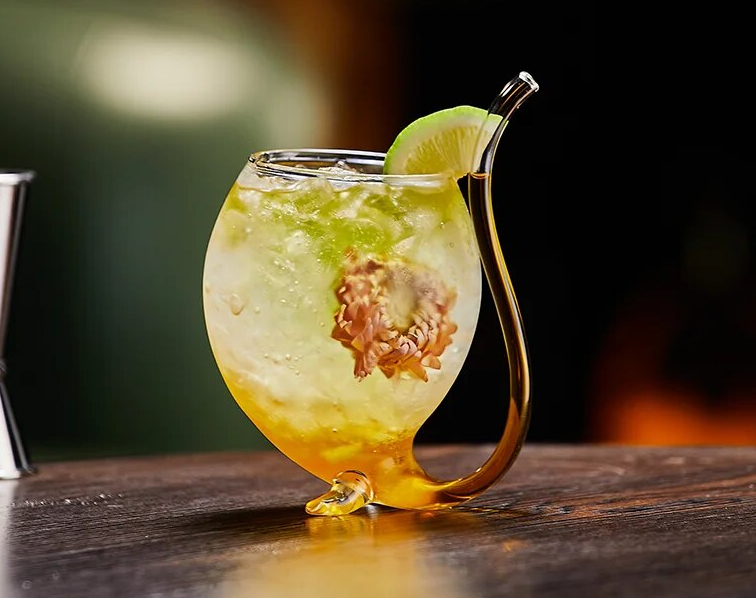 2 Pcs Creative Funky Unique Designed Bird Woman Heart Globe Light bulb Valentine Cocktail Martini Wine Champagne Liquor Stemware Glasses