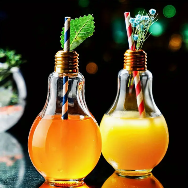 2 Pcs Creative Funky Unique Designed Bird Woman Heart Globe Light bulb Valentine Cocktail Martini Wine Champagne Liquor Stemware Glasses