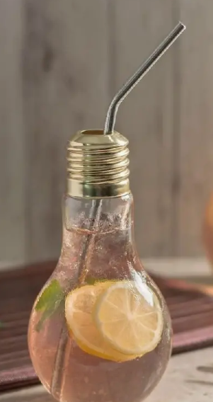 2 Pcs Creative Funky Unique Designed Bird Woman Heart Globe Light bulb Valentine Cocktail Martini Wine Champagne Liquor Stemware Glasses