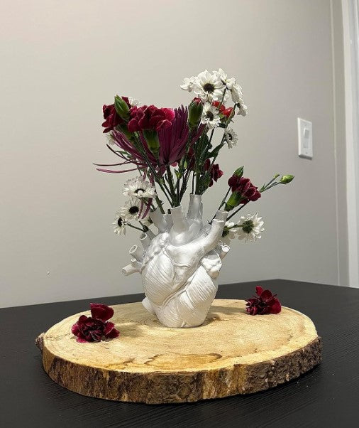 Creative Unique Human Heart Shaped Resin Sculpture Shaped Vase Sculpture Flowerpot Plants for Halloween Home Doctor Office Decoration
