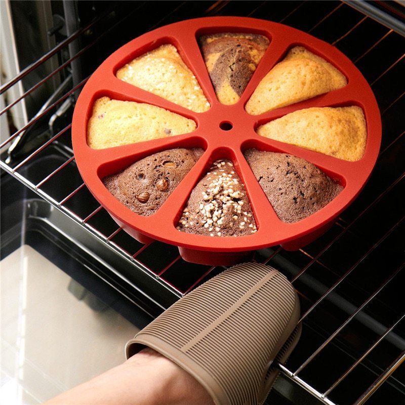 Heat Resistant Silicone Cake Mold with Eight Compartments for Baking Cookware