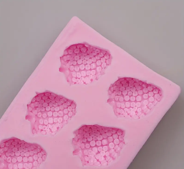 Fun Silicone Smiley Face Strawberry Baking Ice Cube Trays